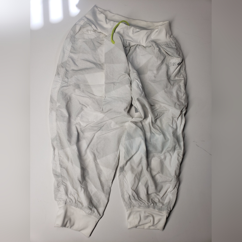 ZUMBA white grey Fitness Groove cropped jogger cargo